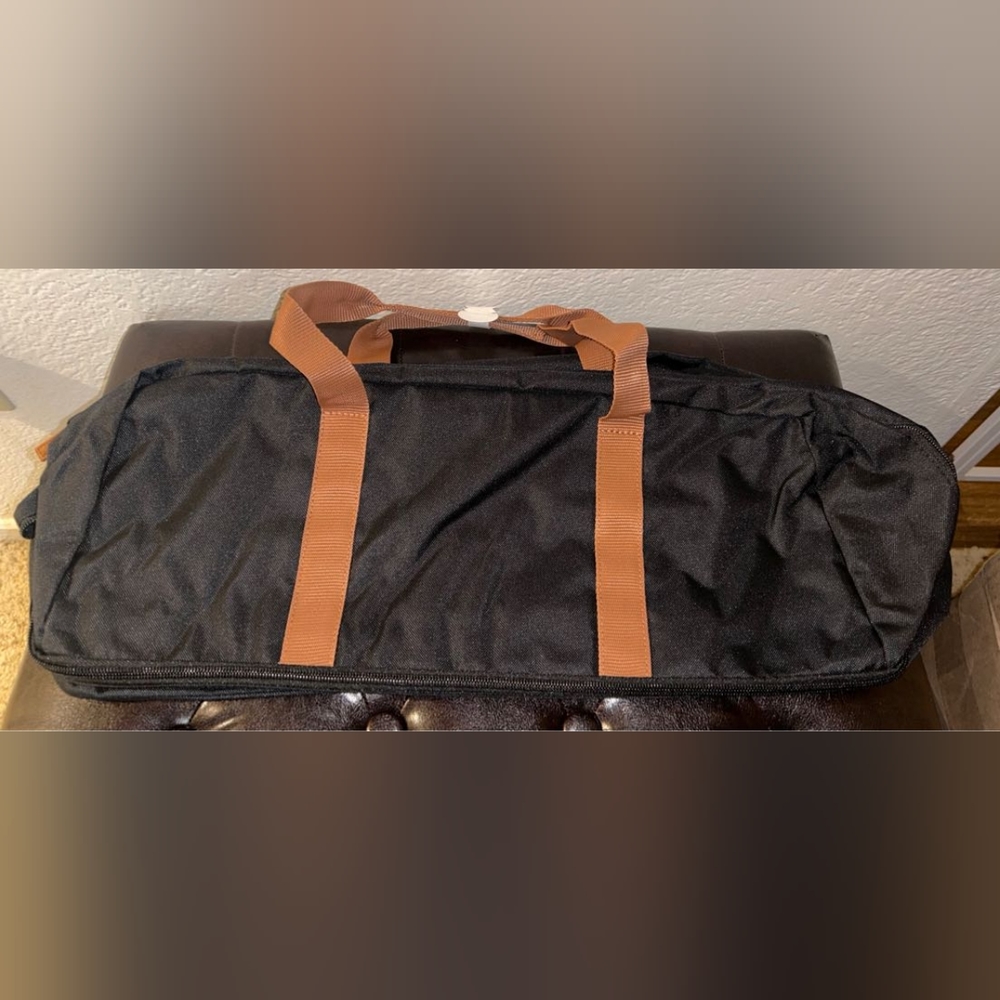 Black and tan travel bag - Picture 2 of 12